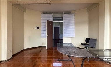 Oficinas en arriendo de distintos tamaños en Galería O’Higgins, acceso por Benavente 531, Puerto Montt