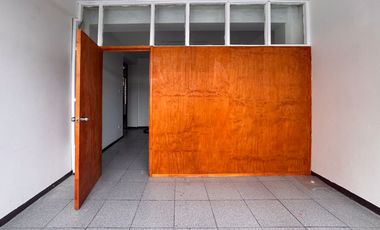 Oficinas en arriendo de distintos tamaños en Galería O’Higgins, acceso por Benavente 531, Puerto Montt