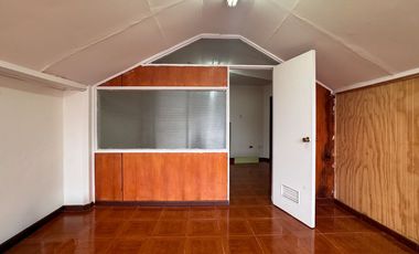 Oficinas en arriendo de distintos tamaños en Galería O’Higgins, acceso por Benavente 531, Puerto Montt
