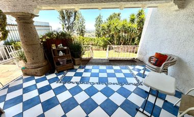 Casa en Venta frente al ingreso del Hotel El Tapatío en Tlaquepaque, Jalisco, México.
