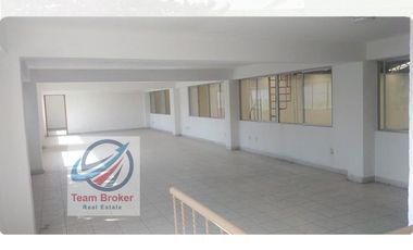EXCELENTE BODEGA LOGÍSTICA O COMERCIAL, 1,493 m2 con oficinas 220 m2 STA. MA. AZTAHUACAN A 2 CALLES AV. GUELATAO