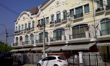 🚩For Sale🚩3-Storey Townhouse, Baan Klang Mueang The Royal Monaco Sri Nakarin-Phatthana Kan, Near MRT Yellow Line