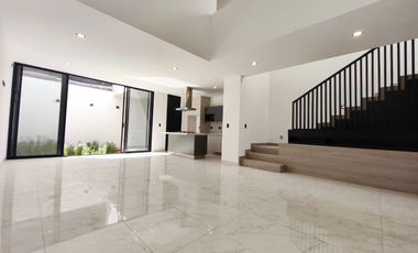 VENTA de casa en Residencial en Viña Antigua