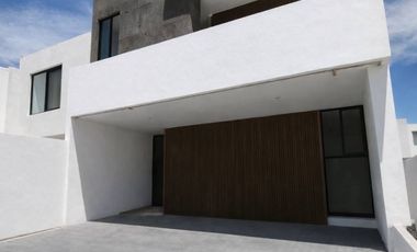 VENTA de casa en Residencial en Viña Antigua