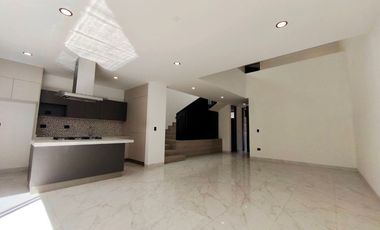 VENTA de casa en Residencial en Viña Antigua