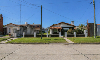 Casa en Venta, Sobre Dos Lotes, Super Amplio y Luminoso, Unica Oportunidad
