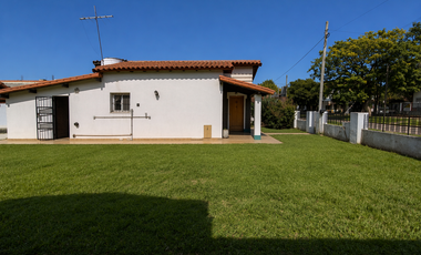 Casa en Venta, Sobre Dos Lotes, Super Amplio y Luminoso, Unica Oportunidad