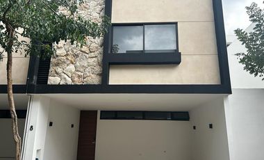 Townhouse en renta en Montebello en Privada Alta Teyra