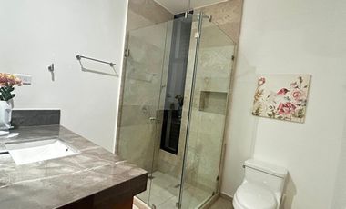 Townhouse en renta en Montebello en Privada Alta Teyra