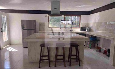 Renta de casa nueva con amplio terreno