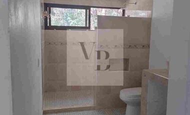 Renta de casa nueva con amplio terreno