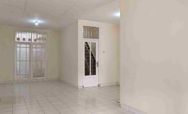 RUMAH SIAP HUNI 2 LANTAI DI GRIYA DEPOK ASRI