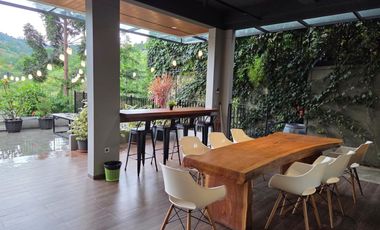 Dijual Villa Mewah Dengan Kolam Renang di Dago Bandung