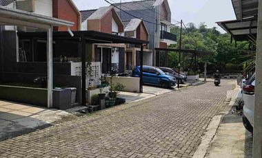 rumah. asri.  lingkungan. one. gate. super. asri.  hal. luas. dari. margonda. 10menitaan.    lelang. bln. ini.    mau. nanya2.  cek. dokumen lsg ke. kantor.  hnya. bln. ini.    terima. kunci.  sd. balik. nama.   rmh. kosong.   wa.  utk. video. dlll.  fast. respond
