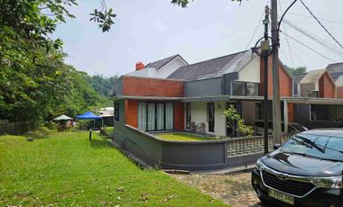 rumah. asri.  lingkungan. one. gate. super. asri.  hal. luas. dari. margonda. 10menitaan.    lelang. bln. ini.    mau. nanya2.  cek. dokumen lsg ke. kantor.  hnya. bln. ini.    terima. kunci.  sd. balik. nama.   rmh. kosong.   wa.  utk. video. dlll.  fast. respond