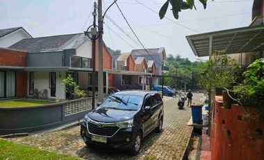 rumah. asri.  lingkungan. one. gate. super. asri.  hal. luas. dari. margonda. 10menitaan.    lelang. bln. ini.    mau. nanya2.  cek. dokumen lsg ke. kantor.  hnya. bln. ini.    terima. kunci.  sd. balik. nama.   rmh. kosong.   wa.  utk. video. dlll.  fast. respond