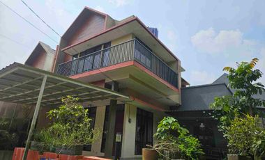 rumah. asri.  lingkungan. one. gate. super. asri.  hal. luas. dari. margonda. 10menitaan.    lelang. bln. ini.    mau. nanya2.  cek. dokumen lsg ke. kantor.  hnya. bln. ini.    terima. kunci.  sd. balik. nama.   rmh. kosong.   wa.  utk. video. dlll.  fast. respond