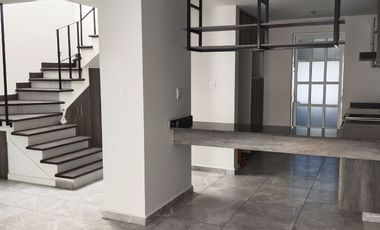 renta casa Fracc. Residencial Lantana acceso controlado, zona norte Irapuato