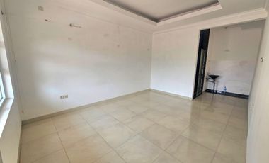 DISEWAKAN RUMAH BISA UTK USAHA DI PINGGIR JALAN BOULEVAR HIJAU HARAPAN INDAH BEKASI