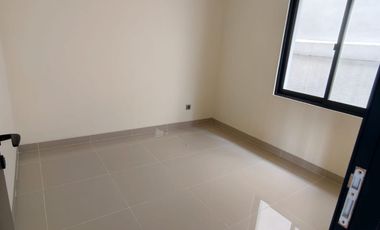 Disewakan Ruko STROZZI Full Attic 3 Lantai Premium | LT 8x12 LB 161 | Bonus 5 AC | 110 Juta