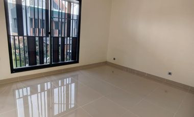 Disewakan Ruko STROZZI Full Attic 3 Lantai Premium | LT 8x12 LB 161 | Bonus 5 AC | 110 Juta