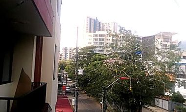 Venta apartamento en Ibague, este apartamento combina amplitud, comodidad y una ubicación estratégica cerca de centros comerciales y transporte.