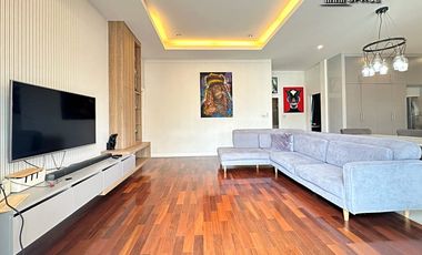 Peaceful 3 Bedroom Modern Pool Villa in Huai Yai Pattaya For Rent