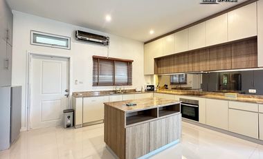 Peaceful 3 Bedroom Modern Pool Villa in Huai Yai Pattaya For Rent