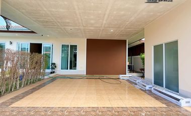 Peaceful 3 Bedroom Modern Pool Villa in Huai Yai Pattaya For Rent