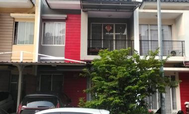 Dijual Rumah Golf Lake Cluster San Lorenzo Hadap Utara