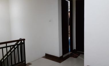 MURAH !!! Cluster 2 Lantai dekat tol di Taman Jatimakmur Indah Bekasi