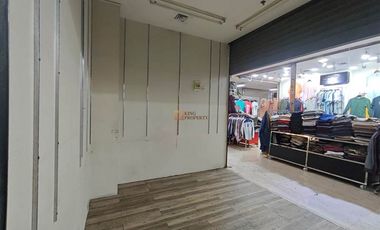 Siap pakai! Area ramai cocok untuk shop fashion accesories dll Nego sampai deal jual cepat kios Usaha di ITC Kuningan Akses langsung ke kawasan bisnis