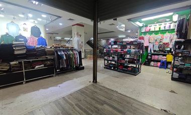 Siap pakai! Area ramai cocok untuk shop fashion accesories dll Nego sampai deal jual cepat kios Usaha di ITC Kuningan Akses langsung ke kawasan bisnis