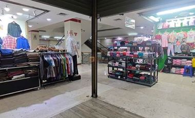 Siap pakai! Area ramai cocok untuk shop fashion accesories dll Nego sampai deal jual cepat kios Usaha di ITC Kuningan Akses langsung ke kawasan bisnis