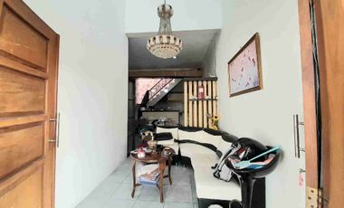 Jual Segera BU!! Rumah 2 Lantai Tengah Kota Strategis Dekat Sekolah Puhua