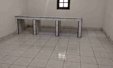 Disewakan Murah Ruko 3 Lantai siap Huni lokasi jln tubagus angke