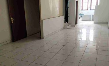 Disewakan Murah Ruko 3 Lantai siap Huni lokasi jln tubagus angke