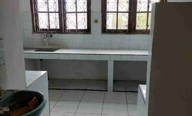 Disewakan Murah Ruko 3 Lantai siap Huni lokasi jln tubagus angke