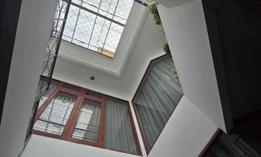 Dijual Super Murah Rumah Mewah di Green Garden Kebon Jeruk Jakarta Barat.