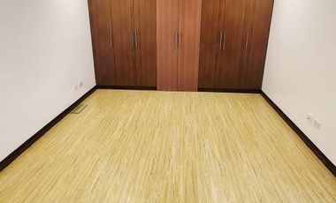 Modern 3-Bedroom Townhouse for Sale in Kapitolyo, Pasig with En Suite Toilet and Bath