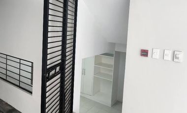 Modern 3-Bedroom Townhouse for Sale in Kapitolyo, Pasig with En Suite Toilet and Bath