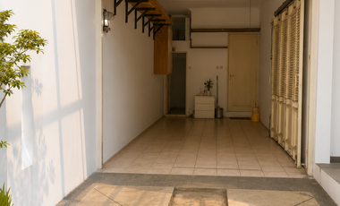 DIJUAL RUMAH DI PERMATA HIJAU - DEKAT SENAYAN CITY