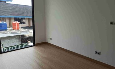Dijual Rumah Baru desain modern Jl nangka 7 Cengkareng Jakarta Barat