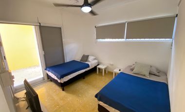 CASA AMUEBLADA  CON 3 RECÁMARAS Y PANELES SOLARES, CENTRO MÉRIDA