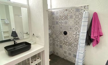 CASA AMUEBLADA  CON 3 RECÁMARAS Y PANELES SOLARES, CENTRO MÉRIDA