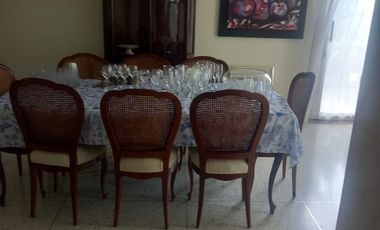 VENDO HERMOSO APARTAMENTO  EN SECTOR DE ALTO PRADO CON ÁREA DE 270mts, SEGUNDO PISO CON ASCENSOR
