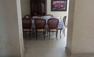 VENDO HERMOSO APARTAMENTO  EN SECTOR DE ALTO PRADO CON ÁREA DE 270mts, SEGUNDO PISO CON ASCENSOR