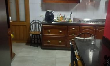 VENDO HERMOSO APARTAMENTO  EN SECTOR DE ALTO PRADO CON ÁREA DE 270mts, SEGUNDO PISO CON ASCENSOR