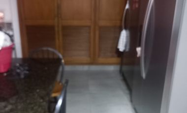 VENDO HERMOSO APARTAMENTO  EN SECTOR DE ALTO PRADO CON ÁREA DE 270mts, SEGUNDO PISO CON ASCENSOR