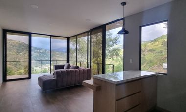 Vendo hermosa propiedad vacacional via Guachapala,    a 7 minutos de Paute